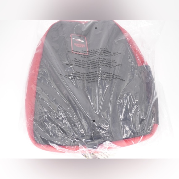 *RARE* Stranger Things Vans Backpack NWT! - Picture 4 of 5